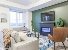 4 Bed 35 Bath-new-wifiwdpatio-privatespacy