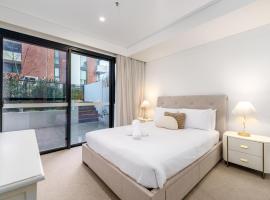 Luxury Griffith Retreat steps from Iconic Manuka - Hosted by Canstay, place to stay in Griffith