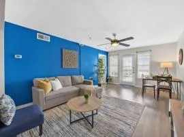 2BR Spacious Getaway Near Dwntown, Pool, UT Austin