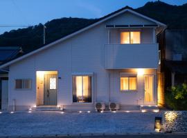 sante 4073 STAY & SAUNA HAKATA ISLAND #1 AROZU, hotel na may mga hot tub sa Imabari