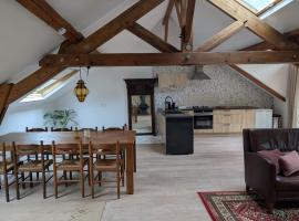 Ruim appartement dichtbij Bourganeuf, ξενοδοχείο σε Soubrebost