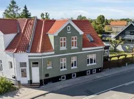 Holiday Home With Billiards, Garden, Great Spot