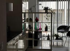 Simons Apartments minutes away from Balluta Bay and St Julians, hotel v destinaci Sliema