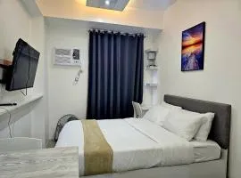 Modern Cozy Studio with Netflix