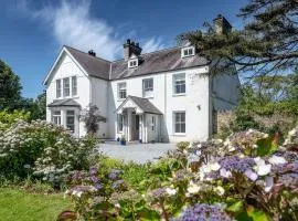 Country Retreat Sleeping 15 - Bron Menai