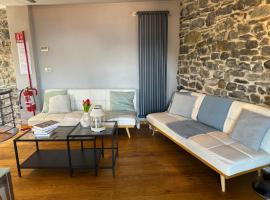 Charme Emilàgo, hotel v destinaci Civenna
