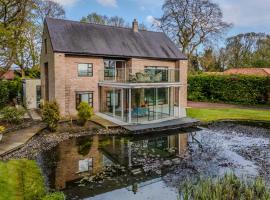 5 Bed in Durham 94028, hotel in Sherburn Hill