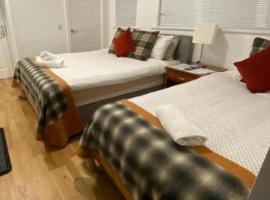 Rowardennan Rooms in the lodge Lodge no 2, hotel v destinaci Rowardennan