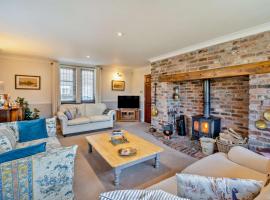 4 Bed in Crosby-on-Eden 94398, hotel v destinaci Crosby