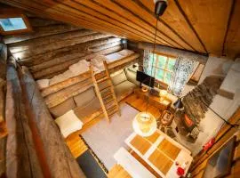 Slopeside Luppo - Original Log Cabin, Sauna, Ski 100m