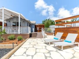 פינה בנחלה、Sede Eli&lsquo;ezerのシャレー