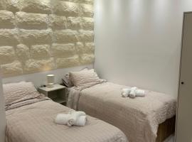 Guest Suite for you! Our location is Bet Shemesh!, hotel i Mashabei Sadeh