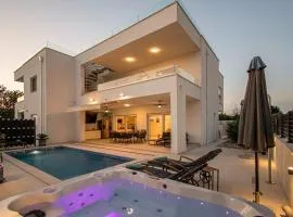 Villa Nini House with sea view in Pomer,Istria