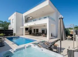 Villa Nini House , Beautiful Sea View with Jacuzzi by Istrabook