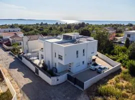 Villa Nini House , Beautiful Sea View with Jacuzzi by Istrabook