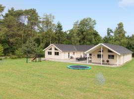 Holiday Home Frederiksværk - 01, hotel in Melby
