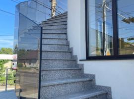 Miraj House, hotel in Călăraşi