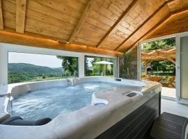Private Villa with Pool and Jacuzzi Dreamy Hill, spa hotel in Pregrada