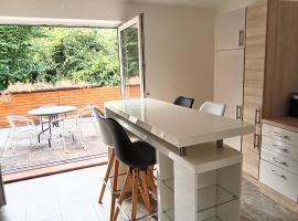 3-Zimmer-Stadtapartment mit Terrasse, hotel v destinaci Sankt Veit an der Glan