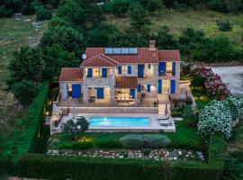 Villa Sterpazzi - near Porec with Sea View, private Jacuzzi, Sauna and Pool, hôtel 5 étoiles à Višnjan