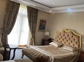 Lake view Palace Hotel