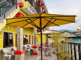 WISMA SUNRISE GUEST HOUSE 10 minutes by walking to the big fruit market in Berastagi