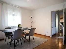 2-geschossiges Comfort Apartment mit Balkon, Netflix und großzügiger Küche für Teams und Familien