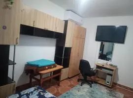 Apartament 2 camere Mangalia, parter-gradinita, 5 min de Portul Turistic