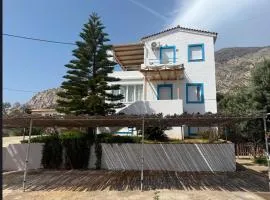 LEFKADA TWINS 4