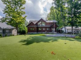 Lakefront cottage with golf area BBQ pool table, hotel v destinaci Bobcaygeon
