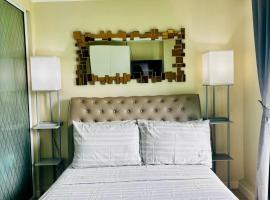 Leisure Escape Azure staycation、Sampongのアパートホテル