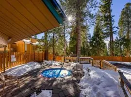 TahoeCozy with Pool Hot Tub and Near Northstar
