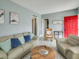 7 Mi to Historic Third Ward Home in Lincoln Park!, hotel in Milwaukee