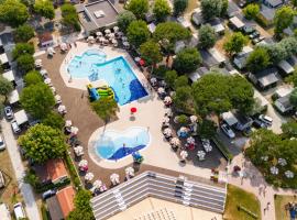 Club del Sole Marina Family Resort, hótel í Punta Marina