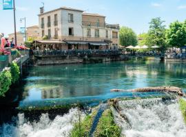 Le Bassin Hôtel Restaurant, hotel v destinácii LʼIsle-sur-la-Sorgue