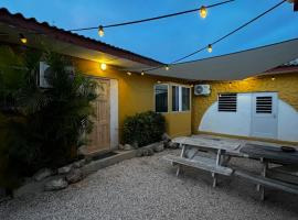 Casa Caia - simple rooms and studios at studenthouse, hotel Willemstadban