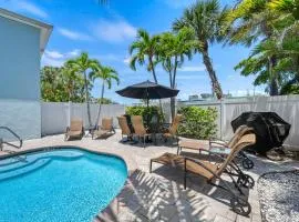 Lime in the Coconut - In Siesta Key Village, Pet Friendly, Private Pool!