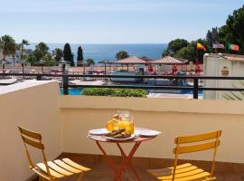 NEW! Dream Terrace Albufeira Ocean and Pool Views, hotel en Bicas
