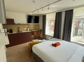 Business Accommodation 'Eclectic Living' Nomad