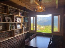 Bees Homestay Sapa & Trekking, self catering accommodation in Lao Cai