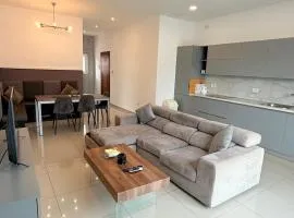 2 Palm Beach Penthouse - Seaview