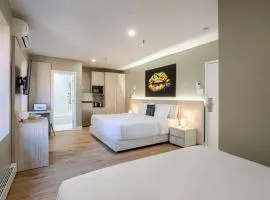 Olympia Hotel by Lodgo