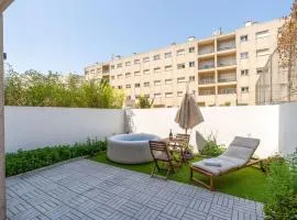 HostWise – Modern Flat w/ Terrace | Near the Beach