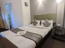 Hotel Sakura Mountain view Near Darjeeling Toy Train Station