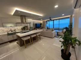 Apartamento de playa recién remodelado