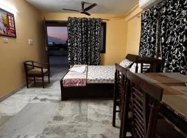 1 BHK with terrace, hotel v destinaci Patna