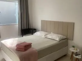 Apto ideal entre Aeroporto, a Praia e o Beto Carrero