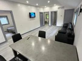 Cozy 4-Bedroom Cottage #2 in Innisfil