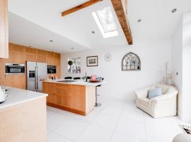 Harbourways Emsworth, Pet Friendly Coastal Retreat, Contractors & Leisure, Free Parking, Walk to Pubs, hotel i Emsworth