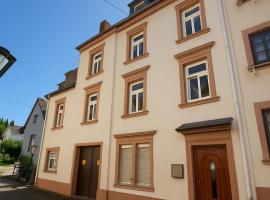 Modernes Stadthaus im Zentrum, 10 Betten 3 Schlafzimmer，梅爾齊希的小屋